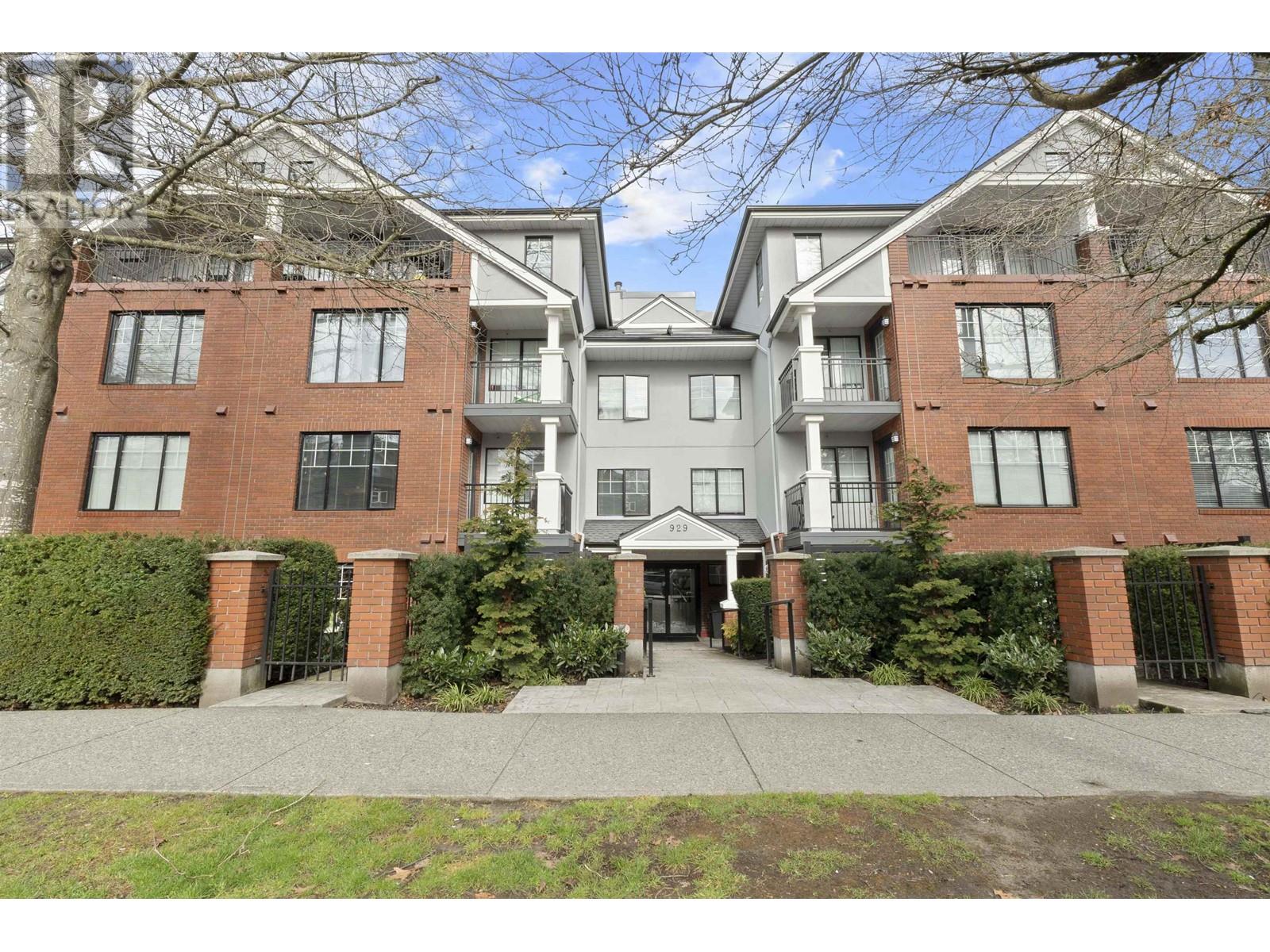 405 929 W 16th Avenue, Vancouver, British Columbia  V5Z 1T3 - Photo 1 - R2972533