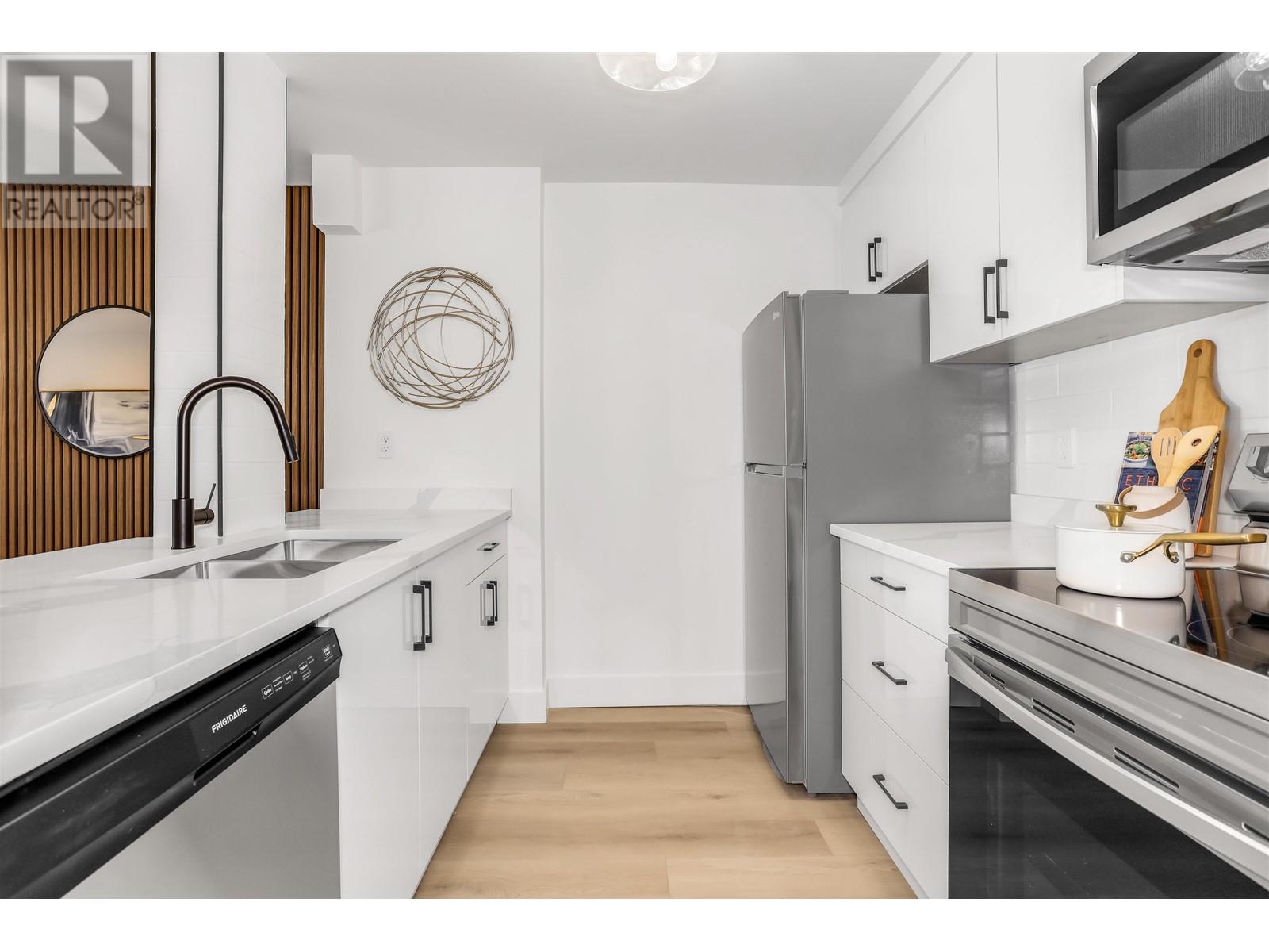 Listing Picture 10 of 20 : 307 7100 GILBERT ROAD, Richmond / 烈治文 - 魯藝地產 Yvonne Lu Group - MLS Medallion Club Member
