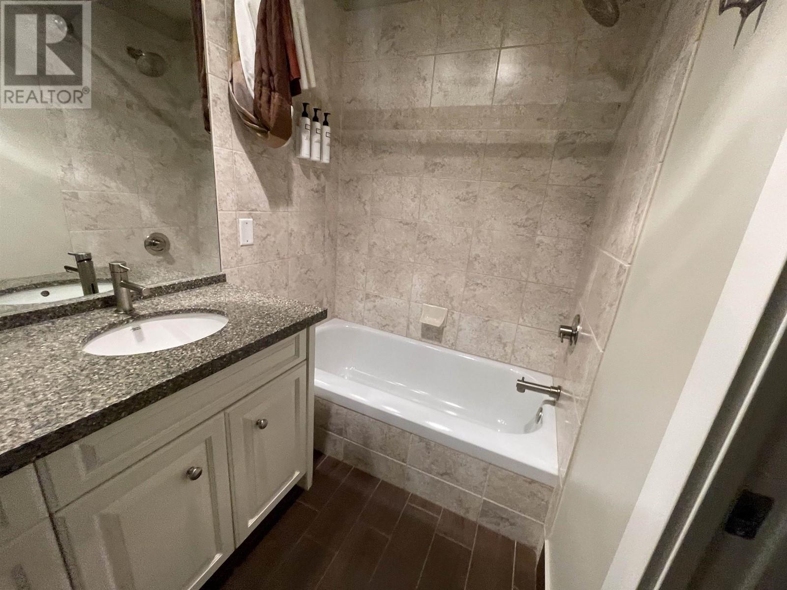 203 Wk8-4321 Village Gate, Whistler, British Columbia  V0N 1B4 - Photo 15 - R2972563