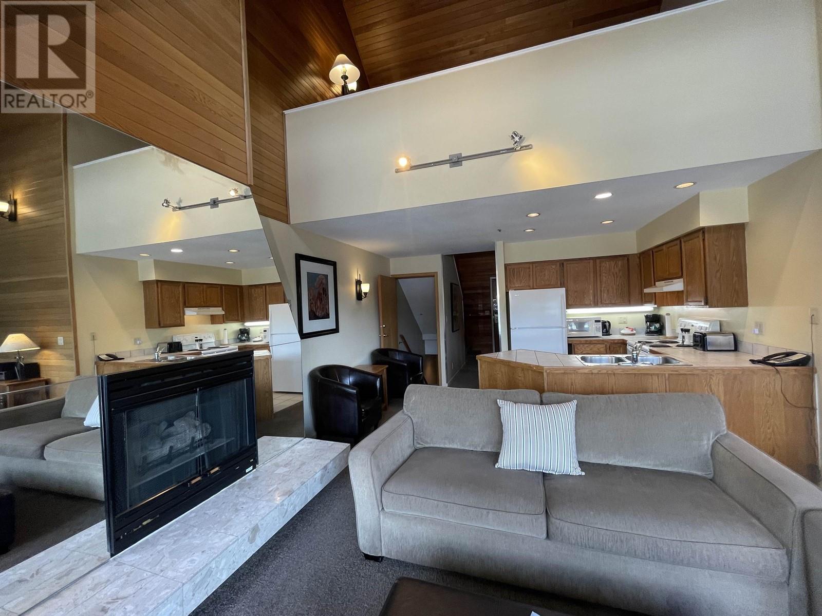 203 Wk8-4321 Village Gate, Whistler, British Columbia  V0N 1B4 - Photo 5 - R2972563