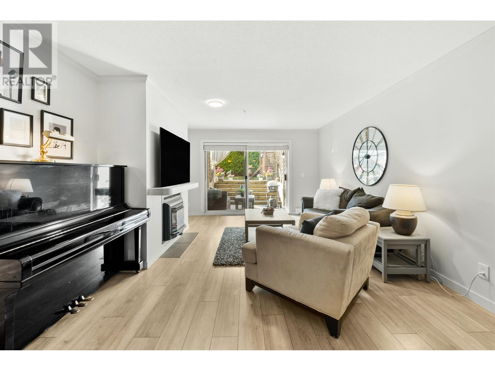 305 1050 Bowron Court, North Vancouver, British Columbia  V7H 2X6 - Photo 3 - R2972587