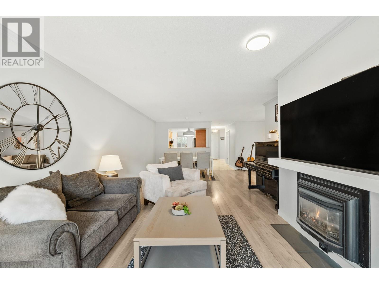 305 1050 Bowron Court, North Vancouver, British Columbia  V7H 2X6 - Photo 5 - R2972587