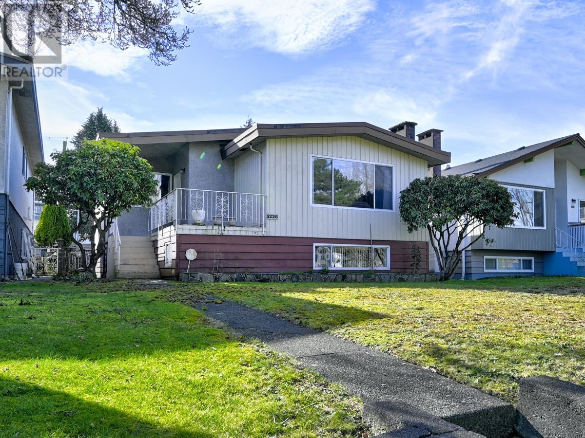 Property at 3226 E 1ST AVENUE image 2