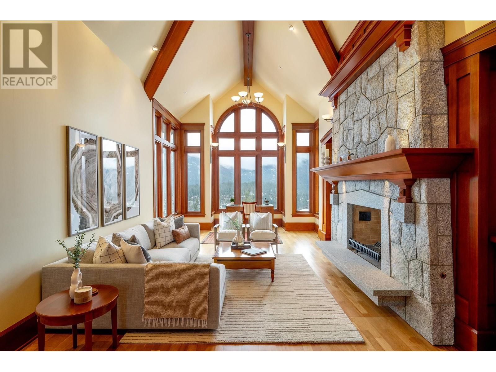 3833 SUNRIDGE DRIVE, Whistler, British Columbia