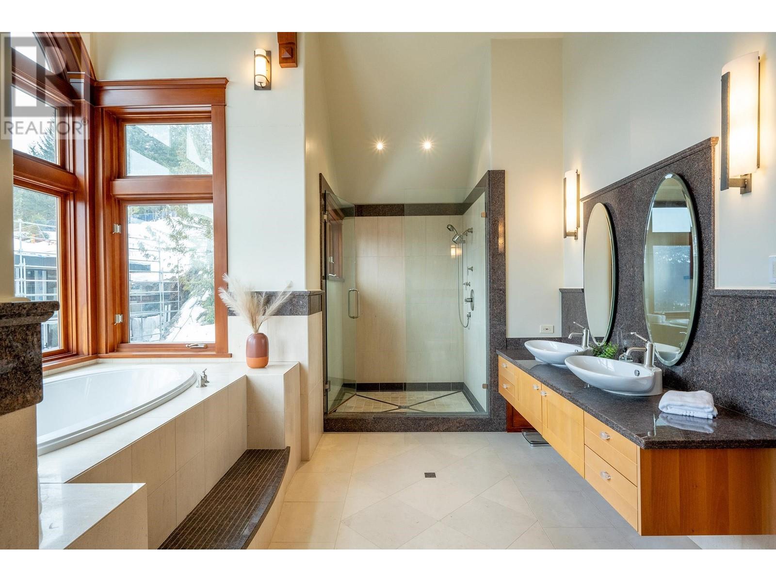 3833 Sunridge Drive, Whistler, British Columbia  V8E 0W1 - Photo 16 - R2972559