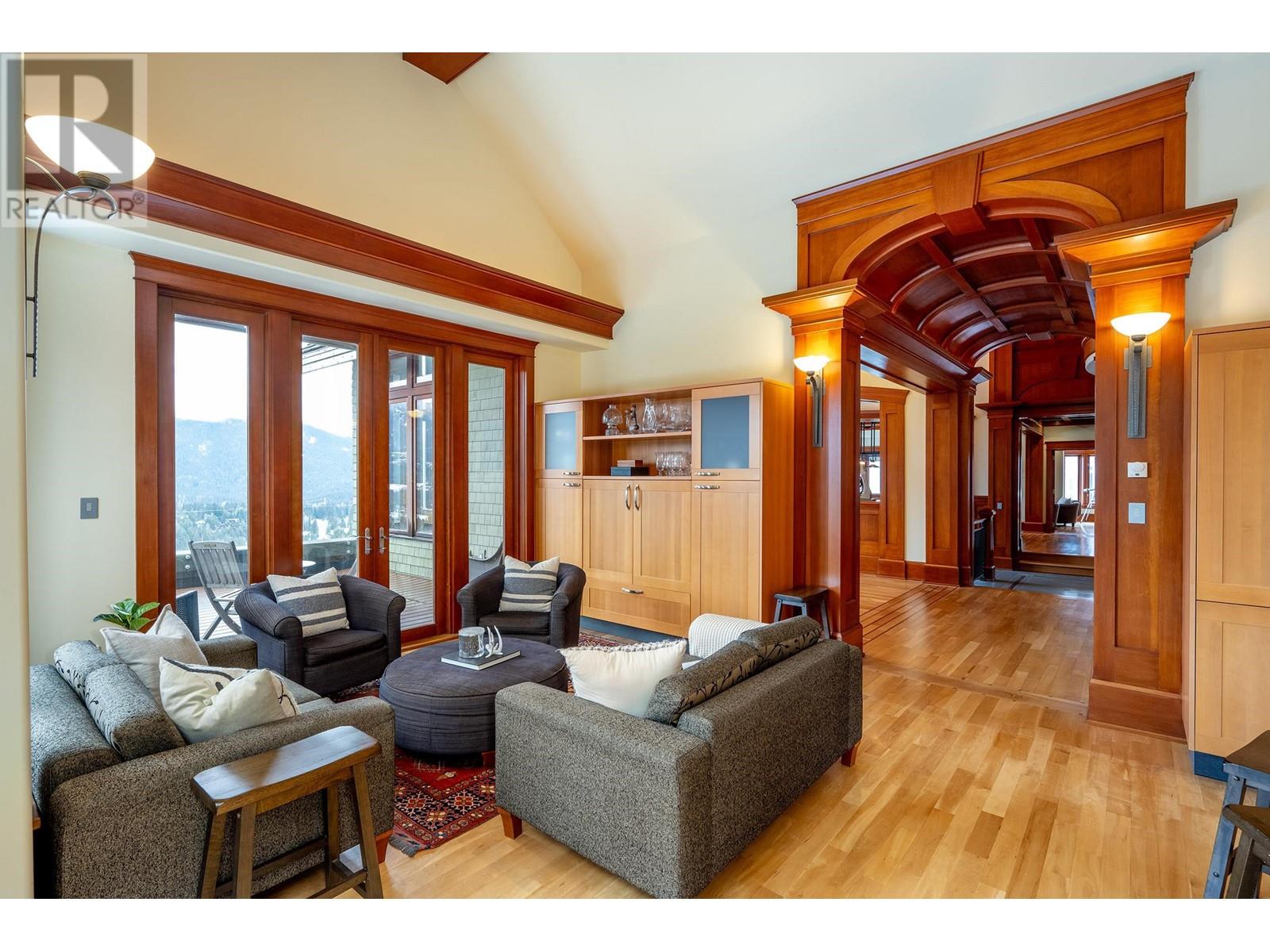 3833 Sunridge Drive, Whistler, British Columbia  V8E 0W1 - Photo 4 - R2972559