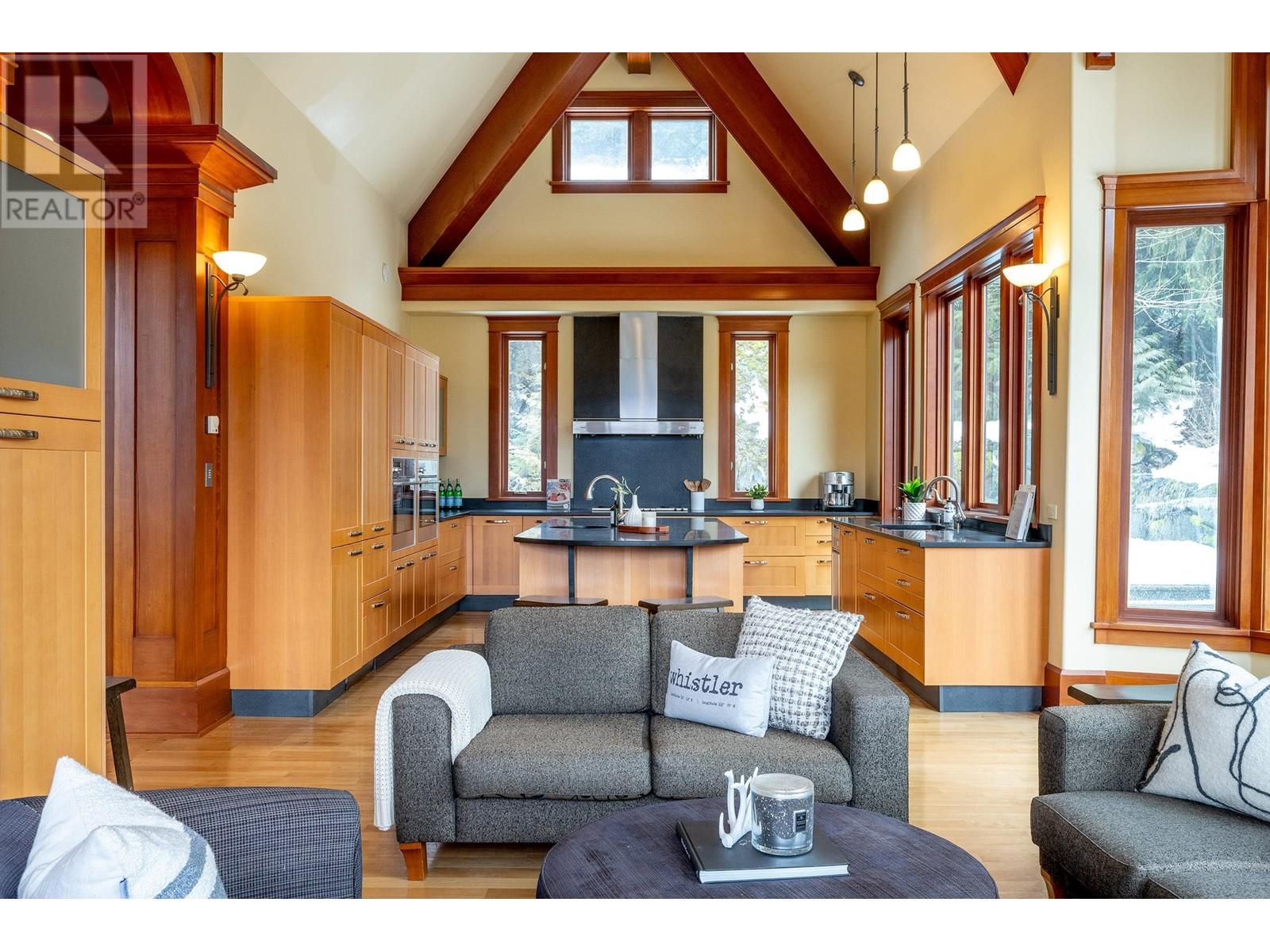 3833 Sunridge Drive, Whistler, British Columbia  V8E 0W1 - Photo 6 - R2972559