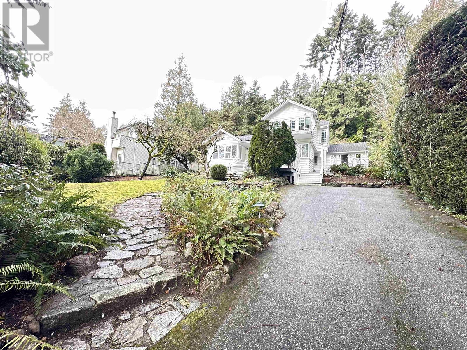 Property at 4043 ROSE CRESCENT image 3