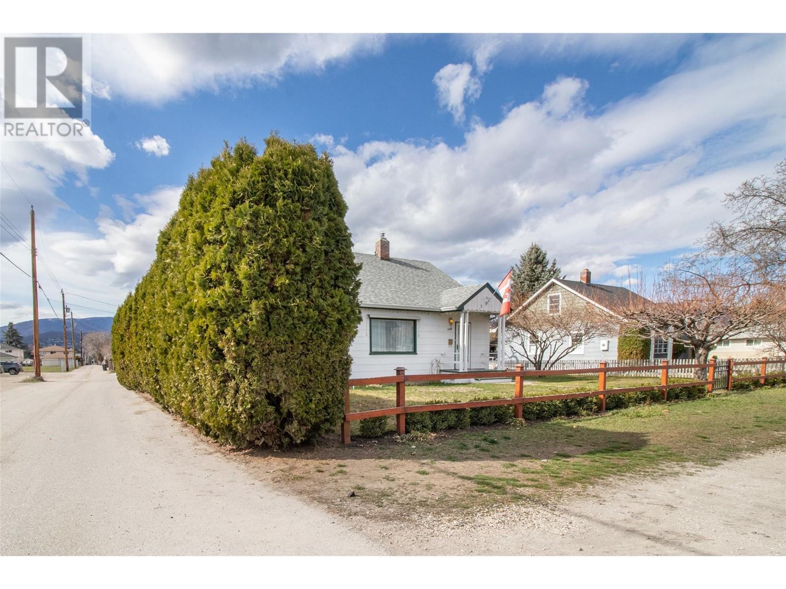 Property at 1408 Graham Street image 2