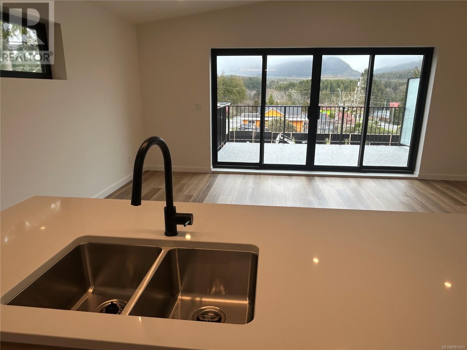 201 1683 Larch Rd, Ucluelet, British Columbia  V0R 3A0 - Photo 12 - 983141