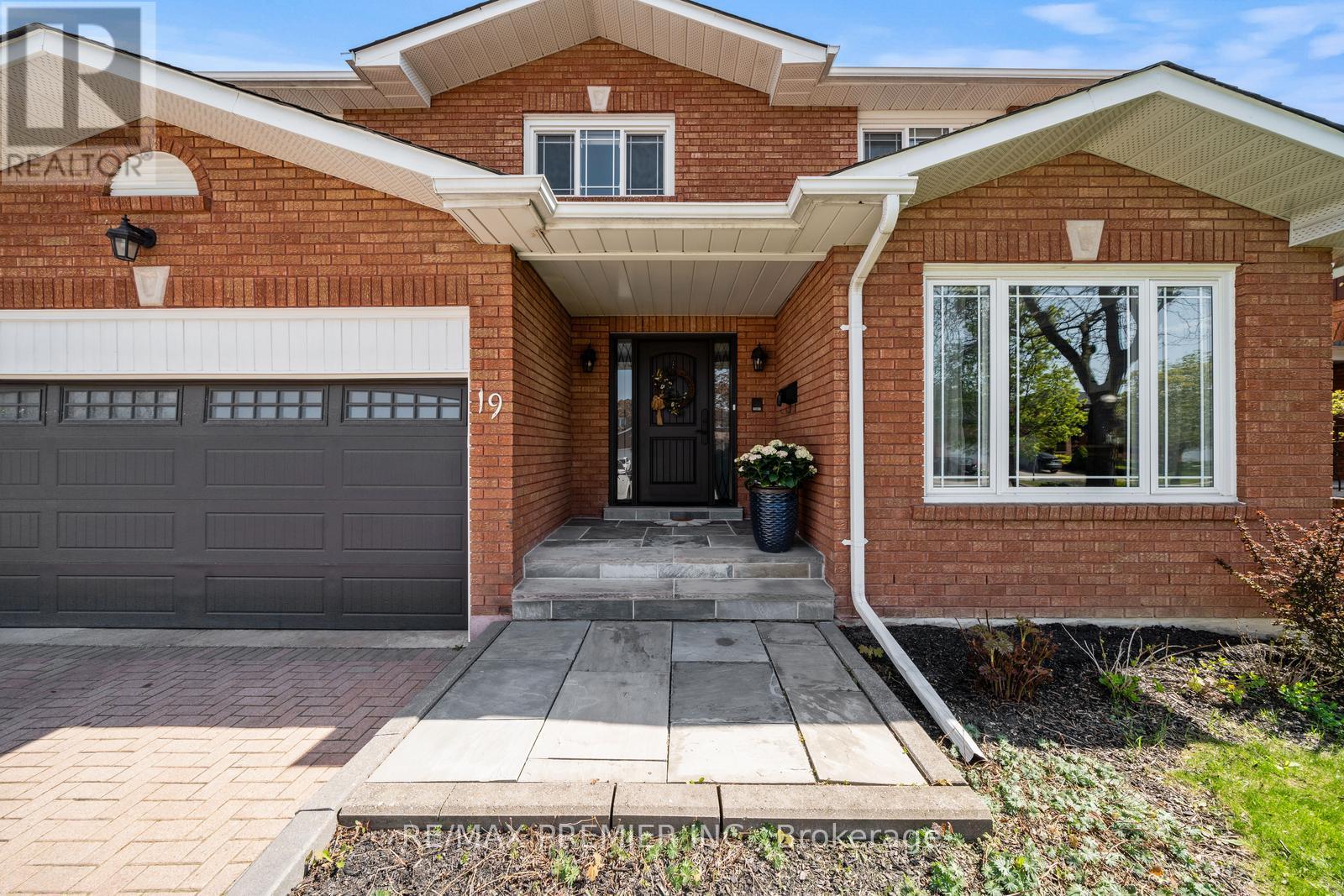 Property at 19 CLAUDIA AVENUE image 3