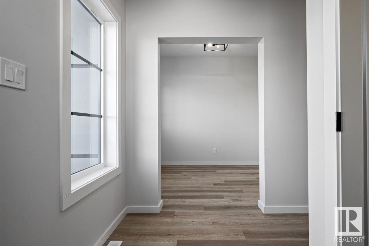 Property at 304 29 ST SW image 3