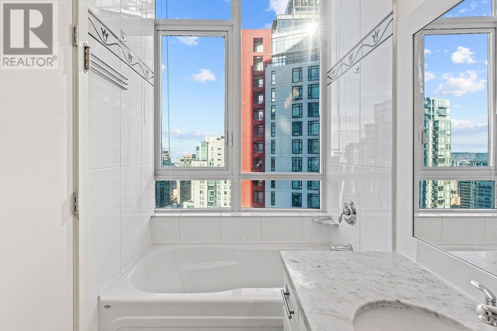 Listing Picture 17 of 32 : 3201 1189 MELVILLE STREET, Vancouver / 溫哥華 - 魯藝地產 Yvonne Lu Group - MLS Medallion Club Member