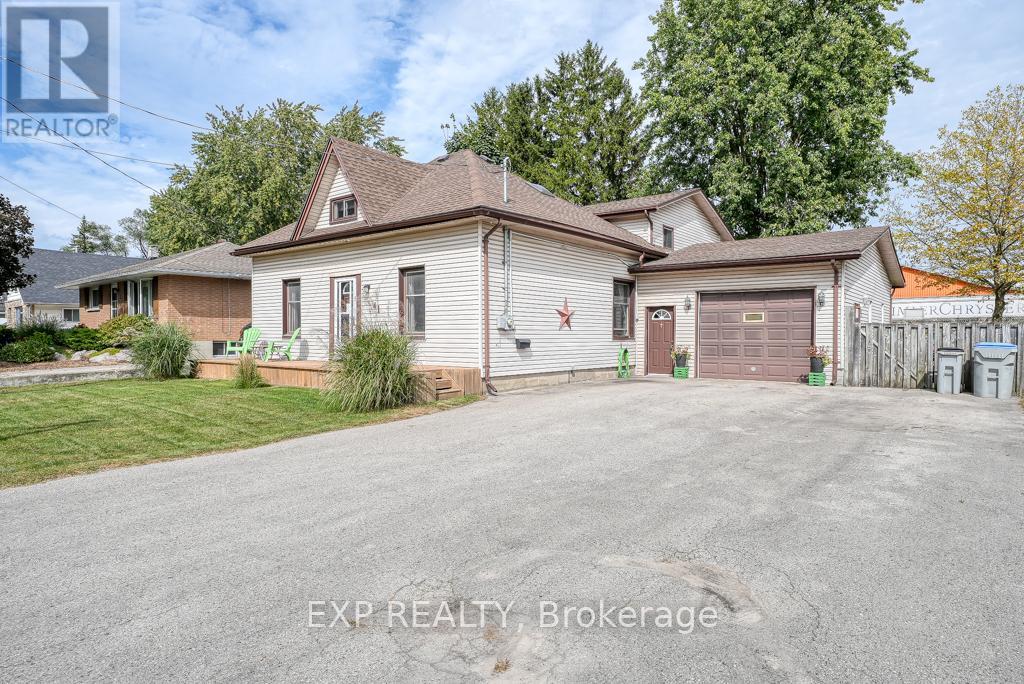 41 Queen Street, Strathroy-Caradoc, Ontario  N7G 2H5 - Photo 1 - X9362076