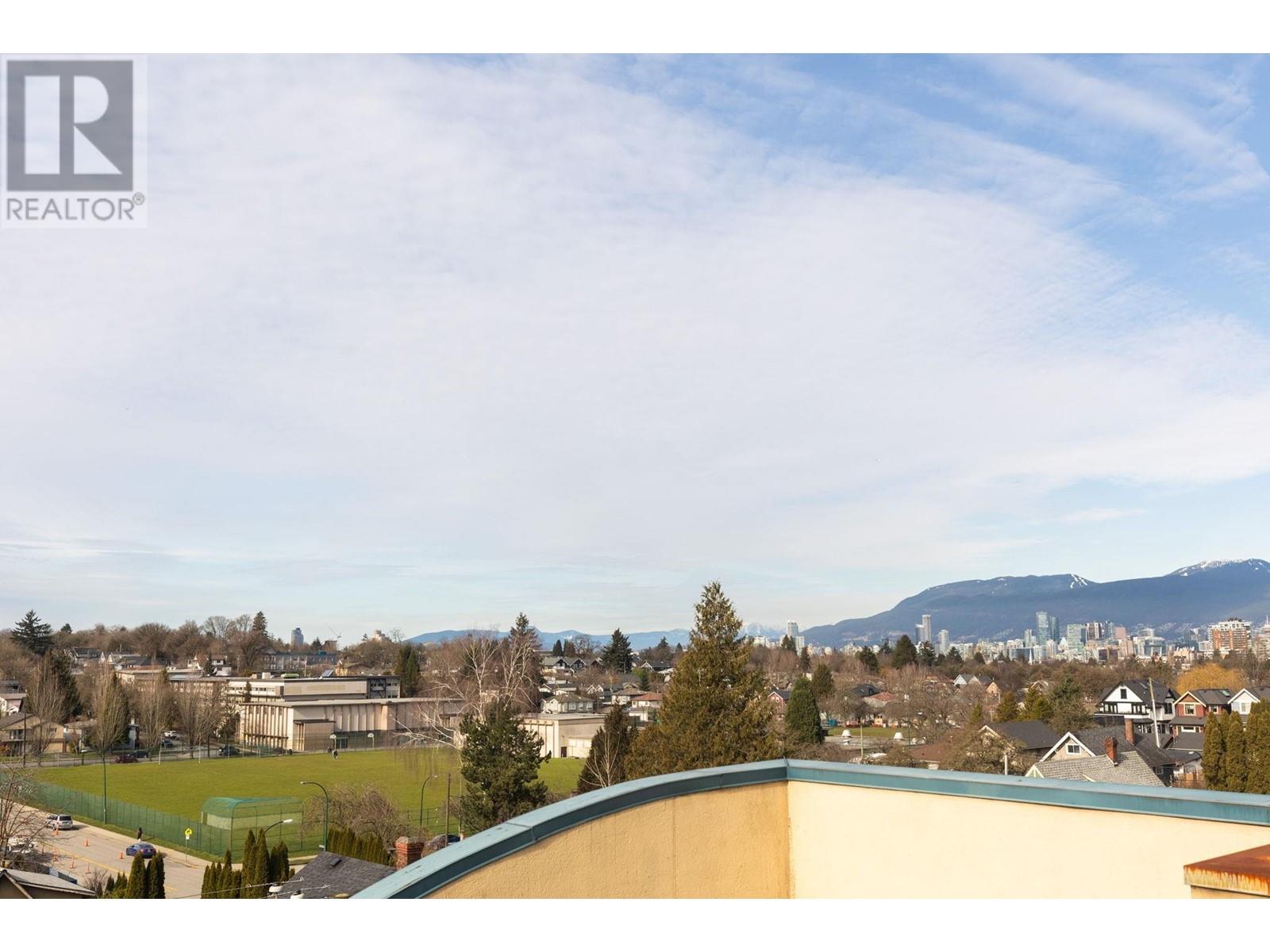 Listing Picture 10 of 13 : PH2 4113 FRASER STREET, Vancouver / 溫哥華 - 魯藝地產 Yvonne Lu Group - MLS Medallion Club Member