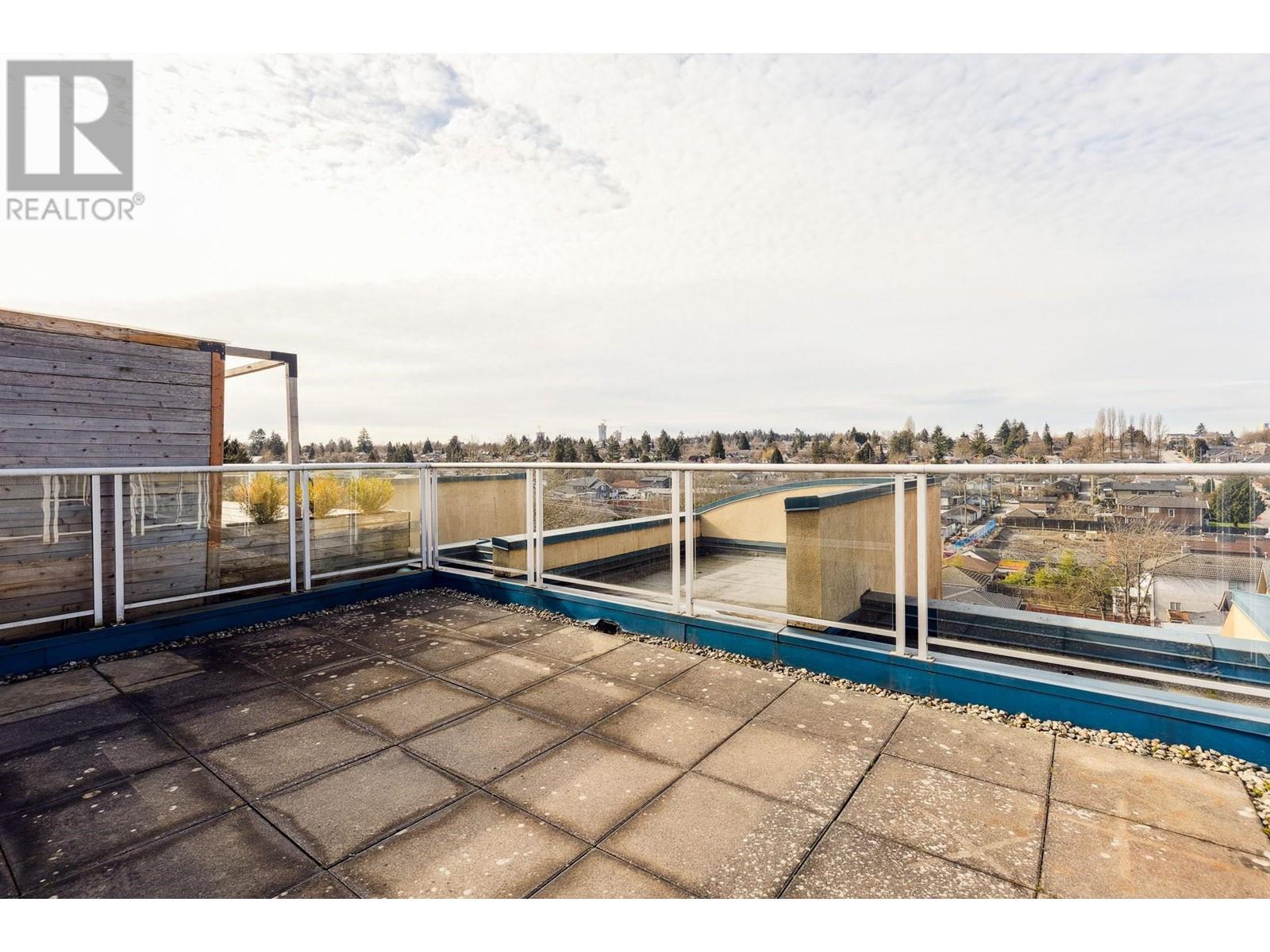 Listing Picture 9 of 13 : PH2 4113 FRASER STREET, Vancouver / 溫哥華 - 魯藝地產 Yvonne Lu Group - MLS Medallion Club Member