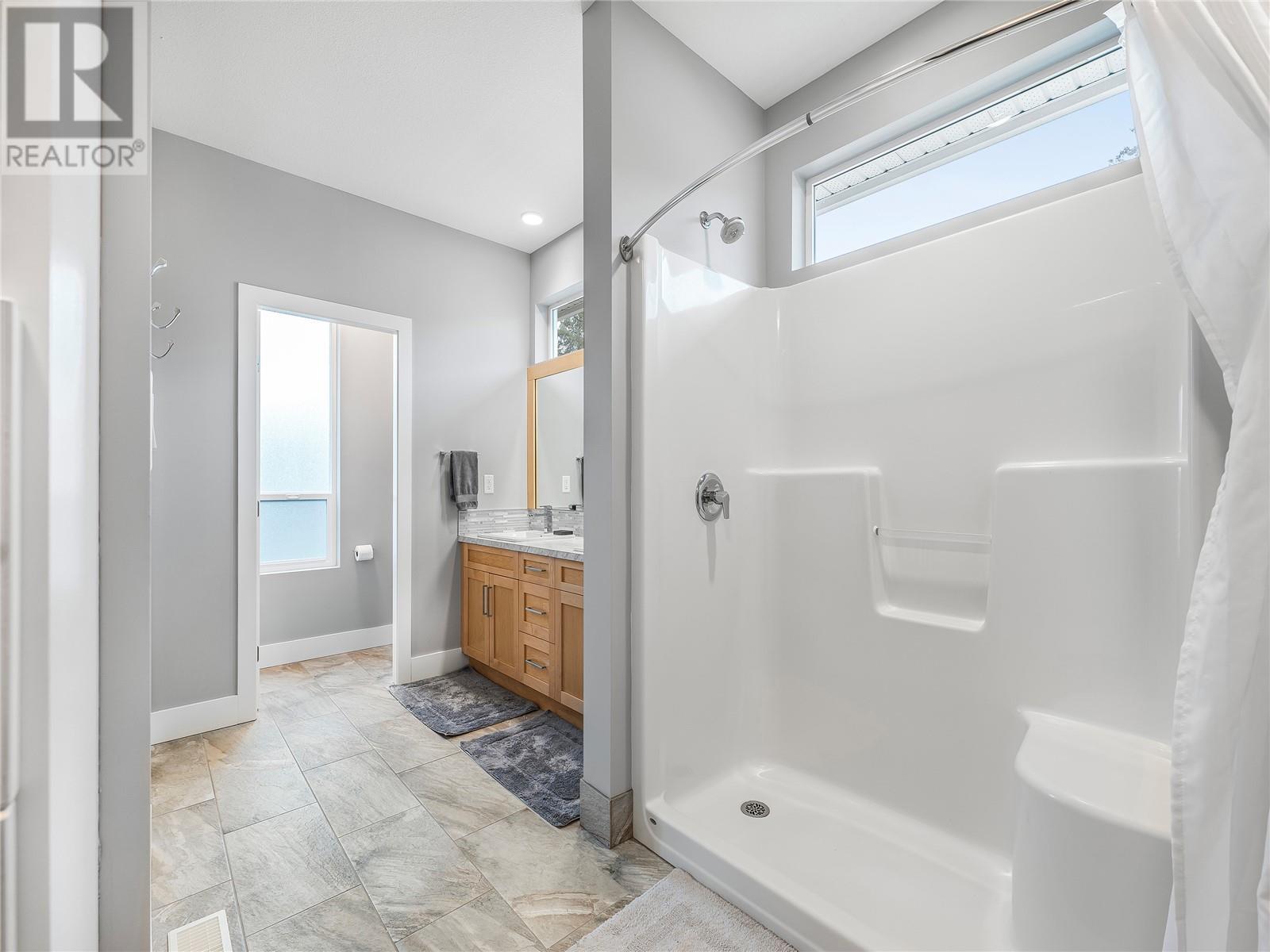 4204 14 Avenue, Vernon, British Columbia  V1T 7Z7 - Photo 23 - 10336679