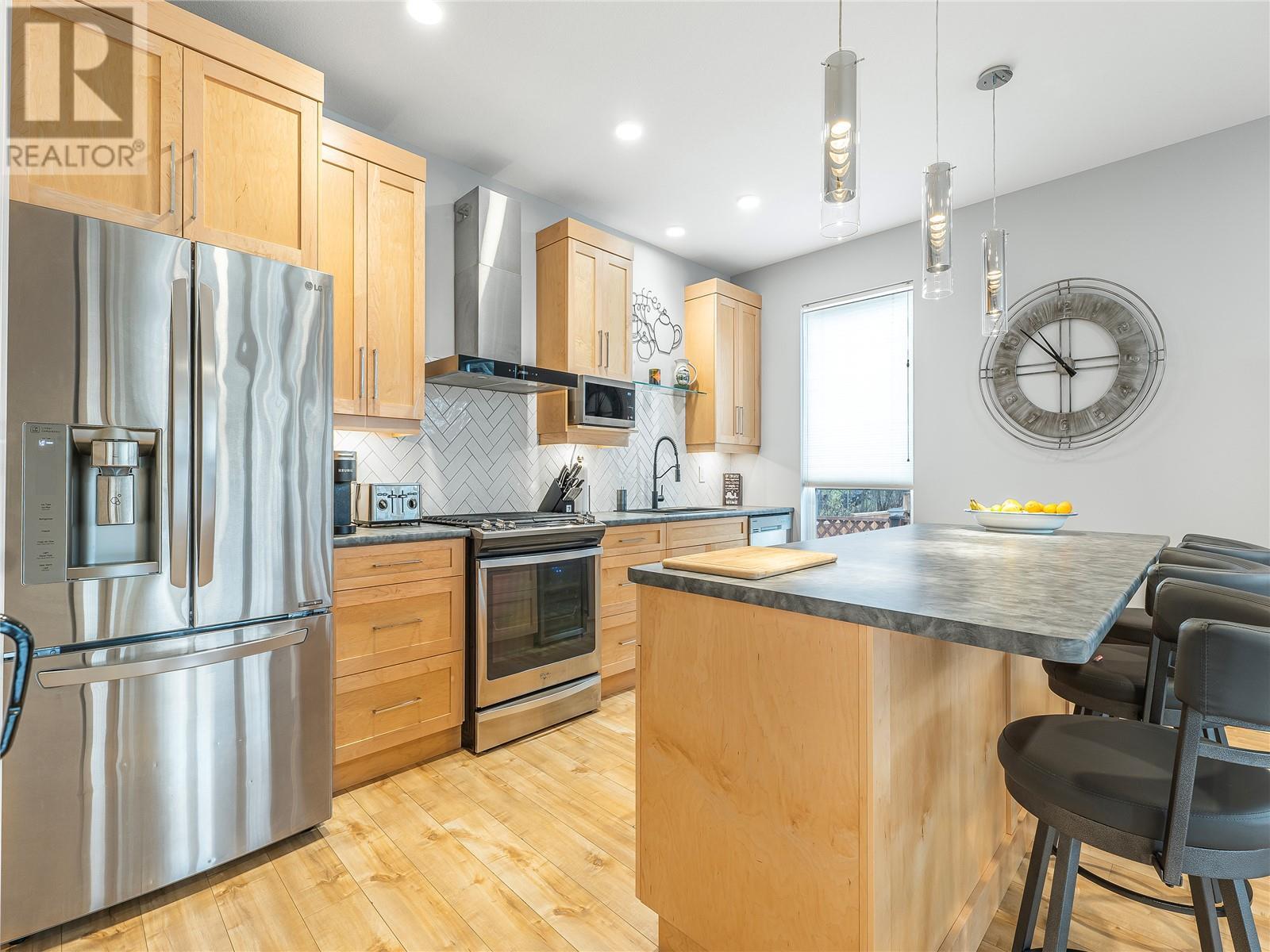 4204 14 Avenue, Vernon, British Columbia  V1T 7Z7 - Photo 4 - 10336679