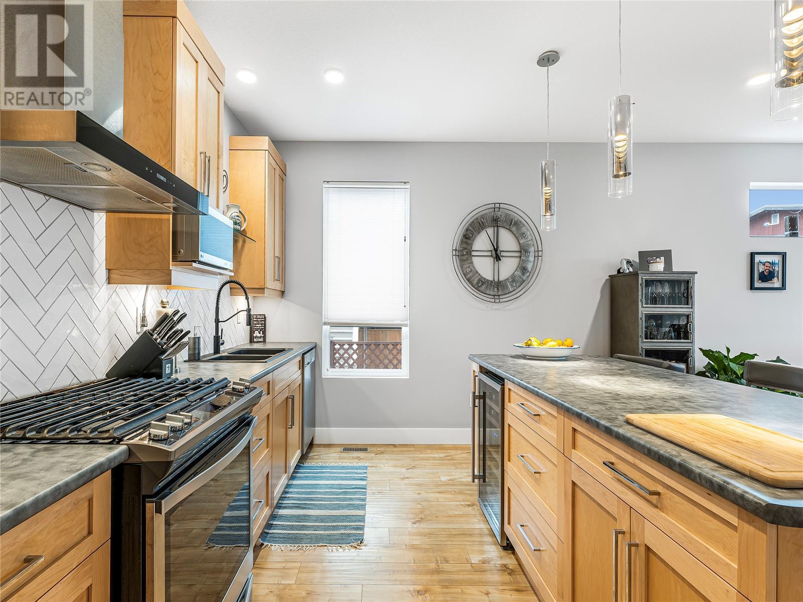 4204 14 Avenue, Vernon, British Columbia  V1T 7Z7 - Photo 5 - 10336679