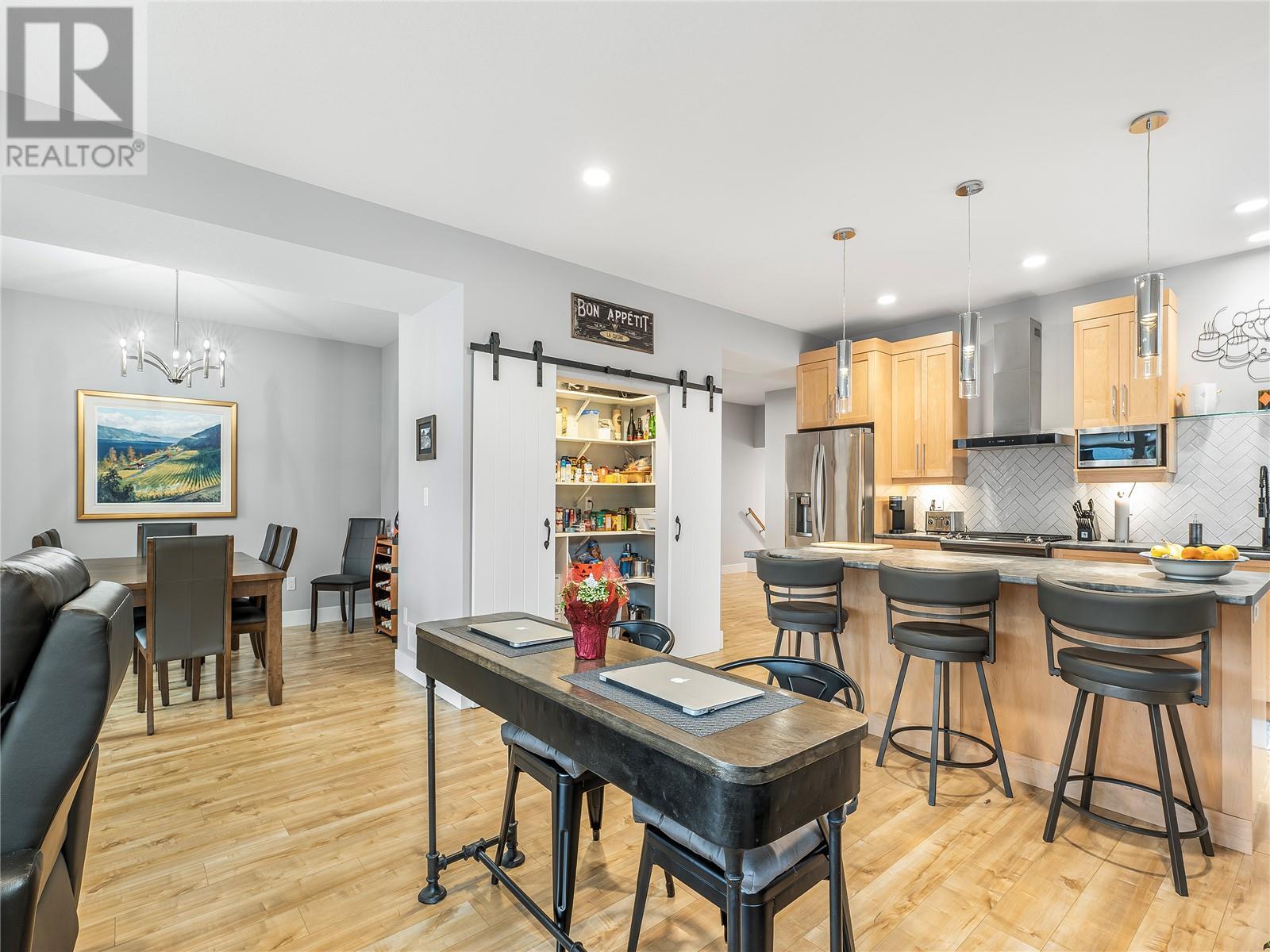 Property at 4204 14 Avenue image 3
