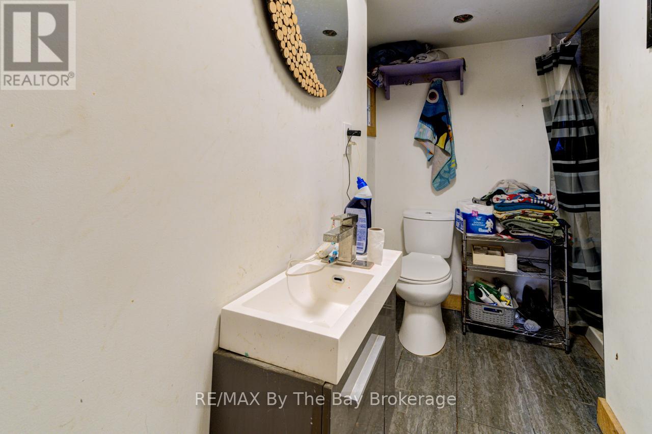 705 River Road E, Wasaga Beach, Ontario  L9Z 2M3 - Photo 12 - S11998108