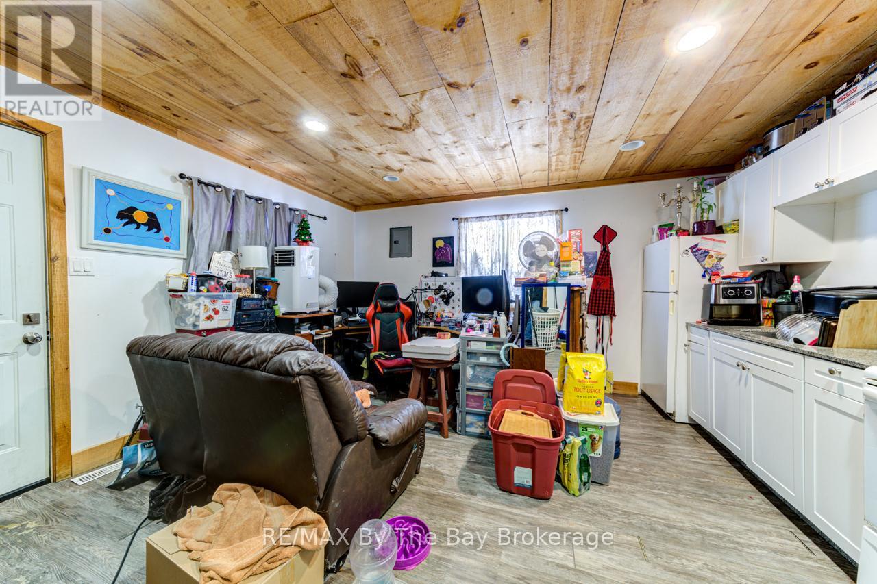 705 River Road E, Wasaga Beach, Ontario  L9Z 2M3 - Photo 3 - S11998108