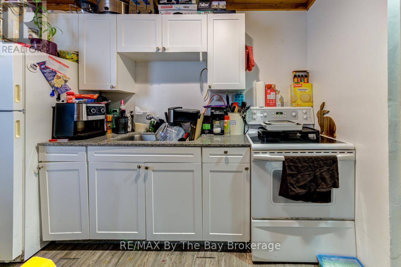 705 River Road E, Wasaga Beach, Ontario  L9Z 2M3 - Photo 4 - S11998108