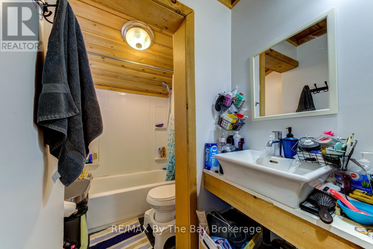 705 River Road E, Wasaga Beach, Ontario  L9Z 2M3 - Photo 6 - S11998108
