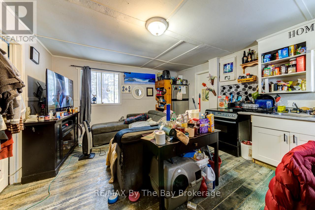 707 River Road E, Wasaga Beach, Ontario  L9Z 1M5 - Photo 11 - S11998127