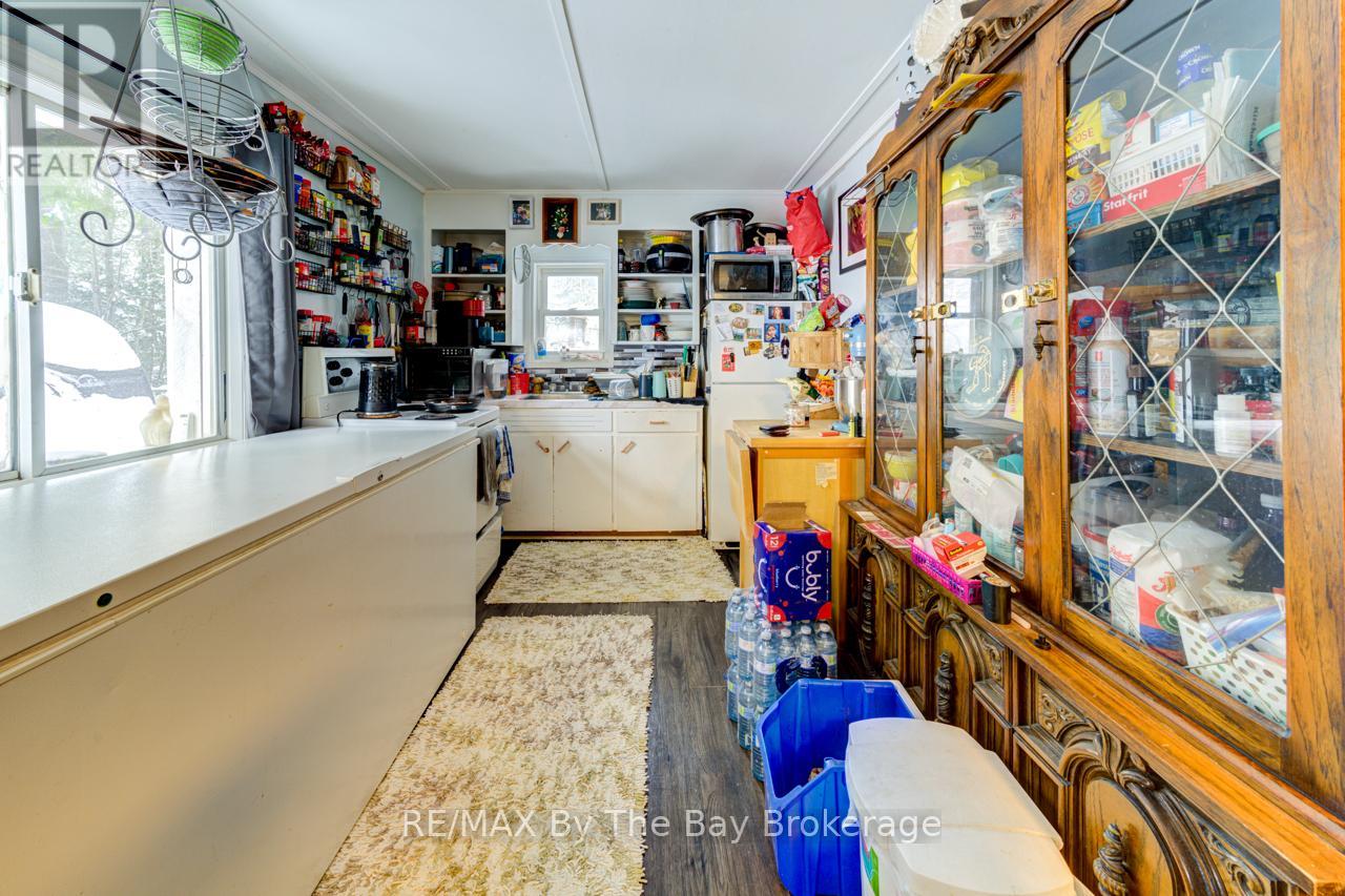 707 River Road E, Wasaga Beach, Ontario  L9Z 1M5 - Photo 17 - S11998127
