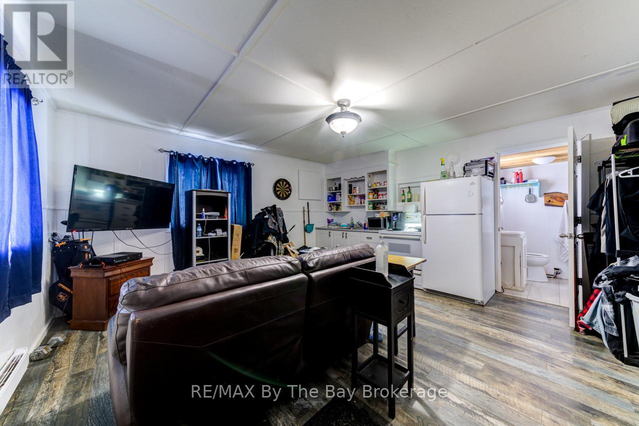 707 River Road E, Wasaga Beach, Ontario  L9Z 1M5 - Photo 3 - S11998127