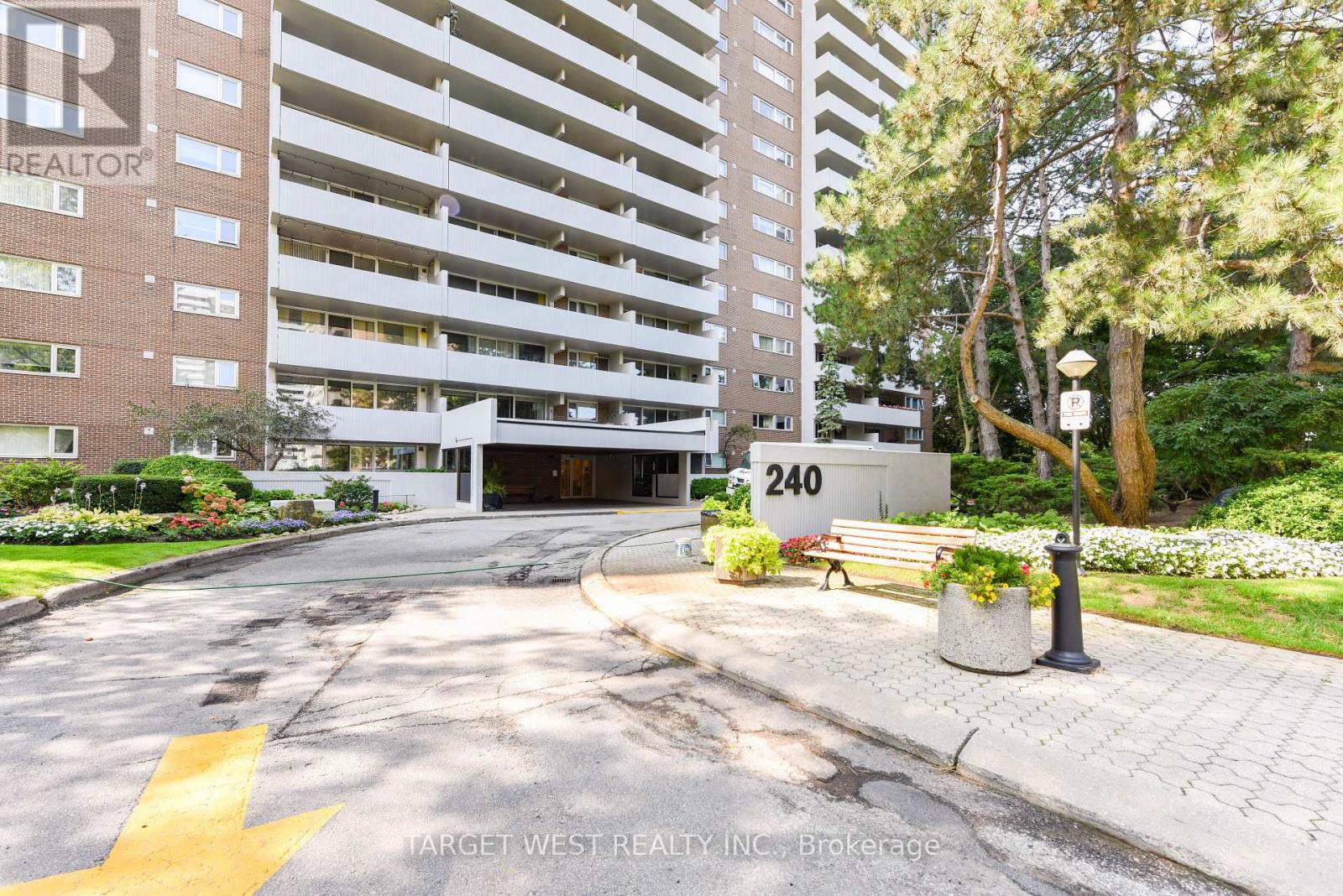 1304 - 240 Scarlett Road, Toronto, Ontario  M6N 4X4 - Photo 14 - W11997783