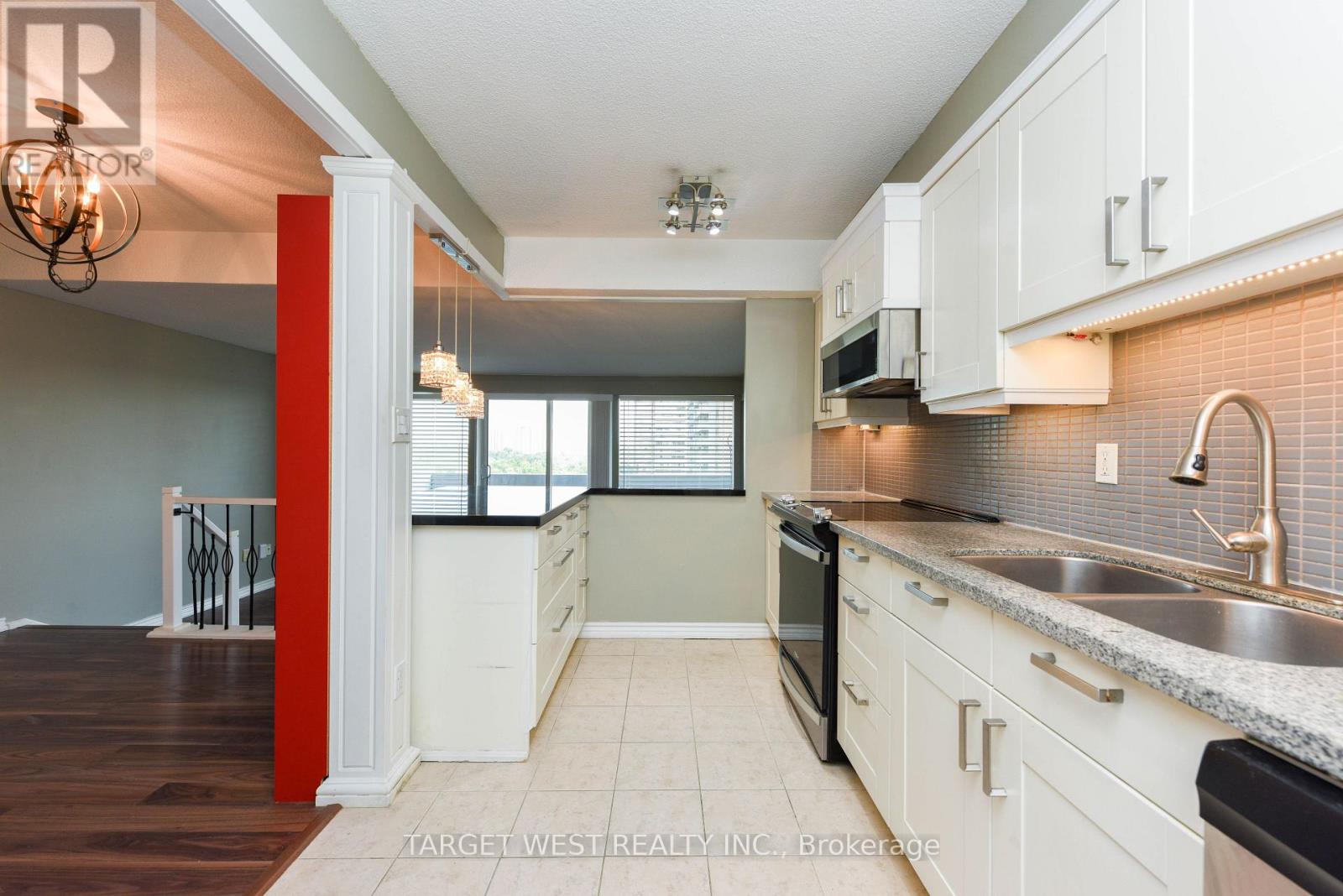 Property at 1304 - 240 SCARLETT ROAD image 3
