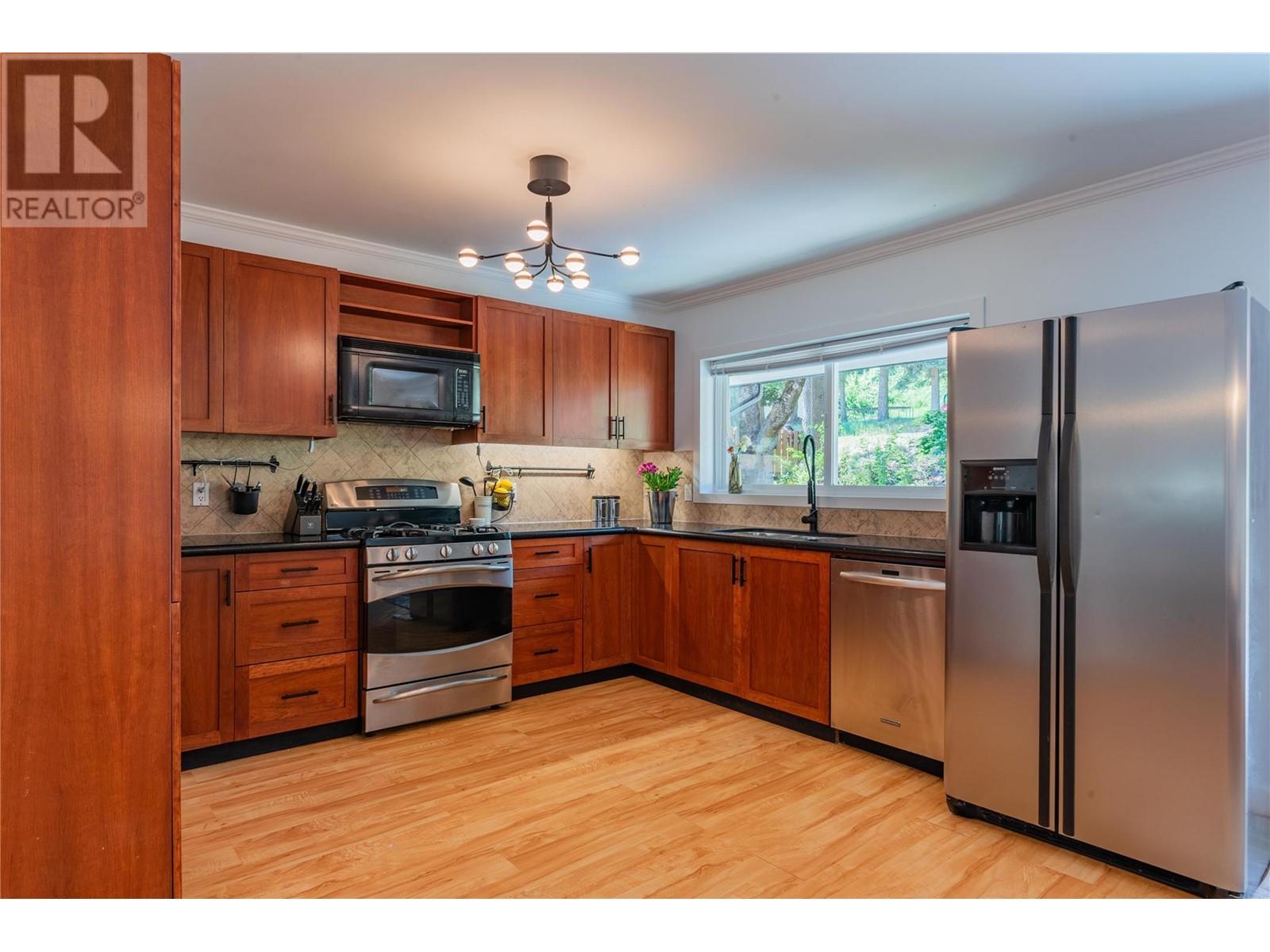 Property at 1845 THIRD Street image 4
