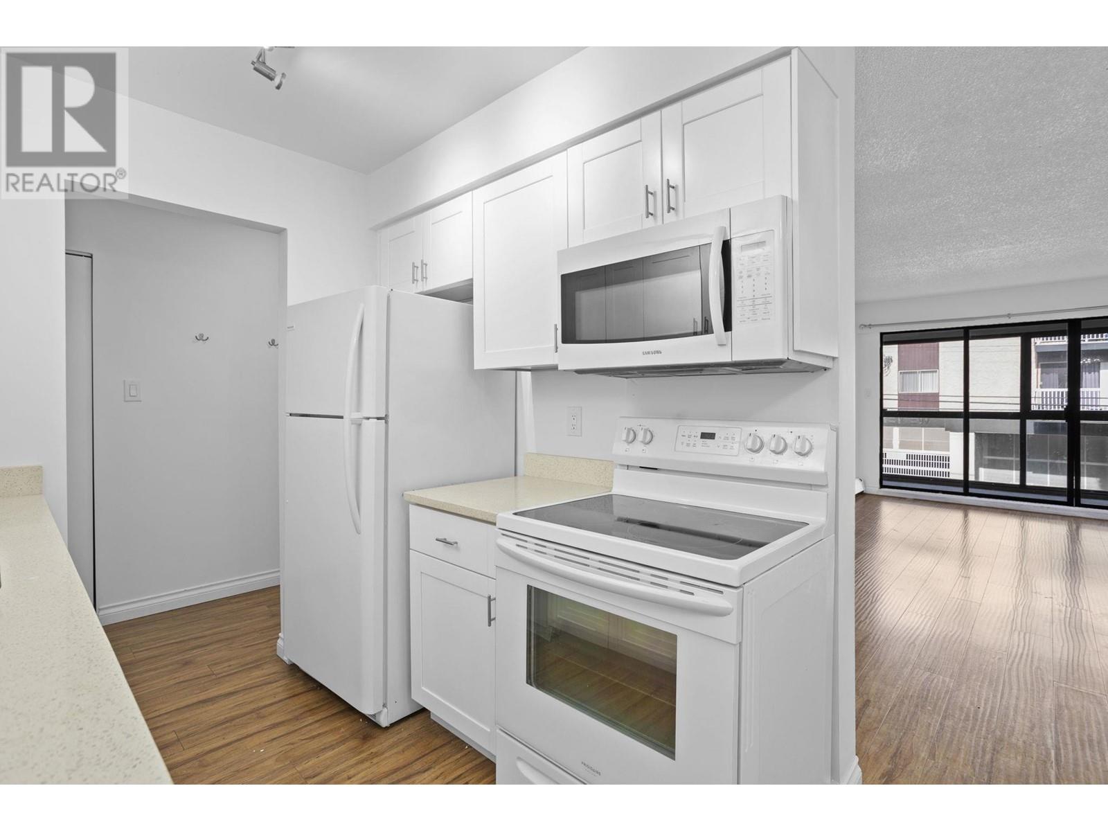 304 330 E 1st Street, North Vancouver, British Columbia  V7L 1B5 - Photo 6 - R2972661