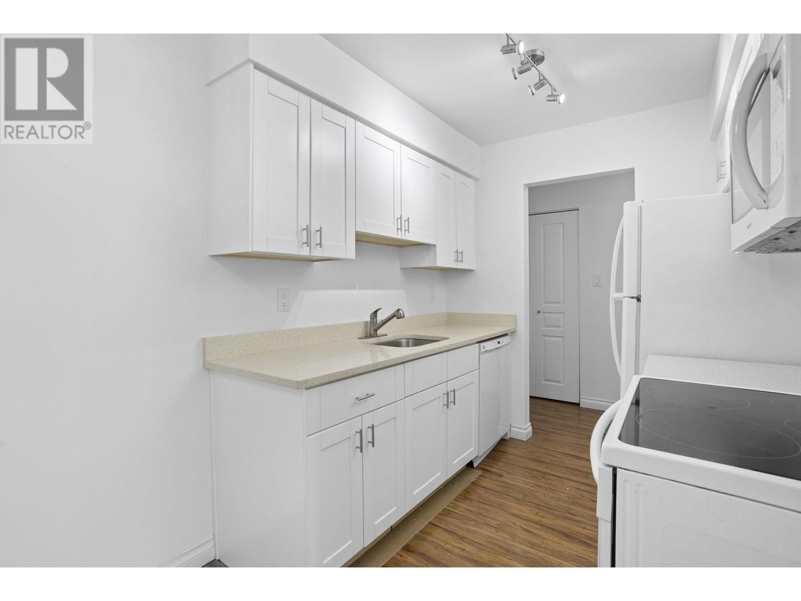 304 330 E 1st Street, North Vancouver, British Columbia  V7L 1B5 - Photo 7 - R2972661