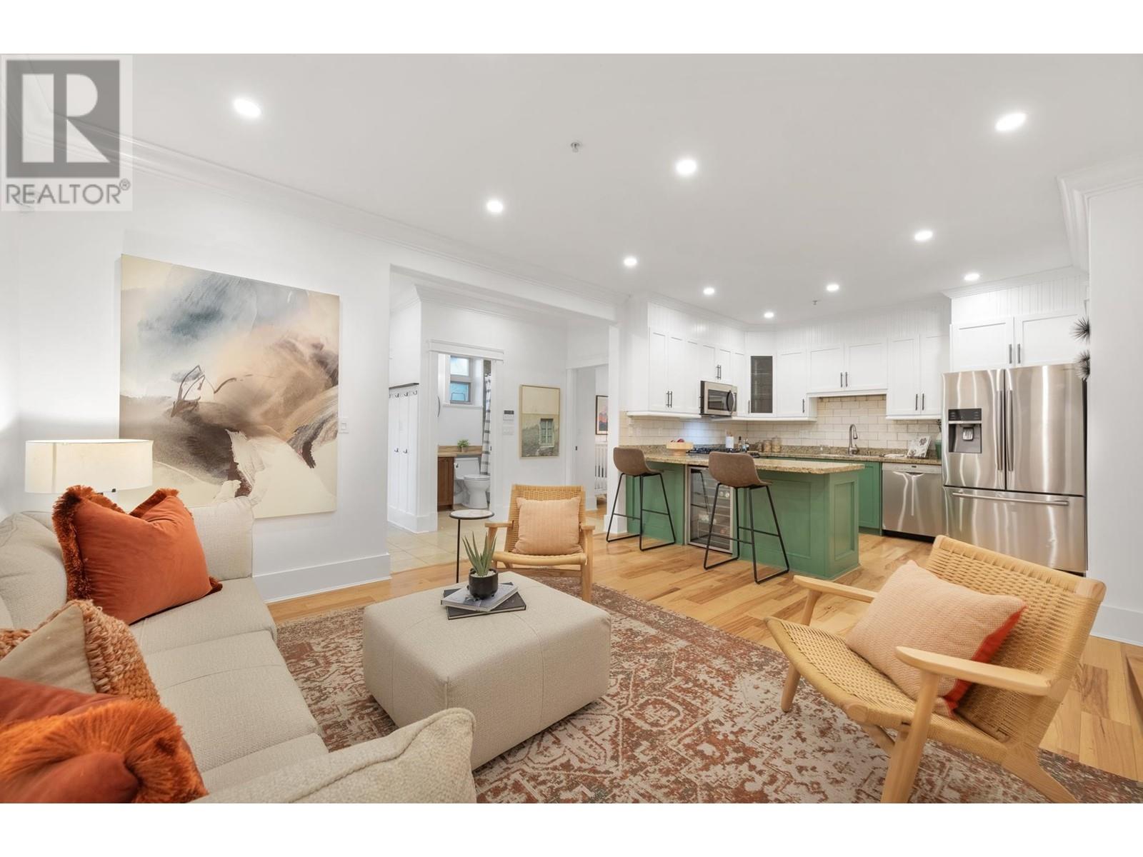 Property at 2918 COLUMBIA STREET image 2