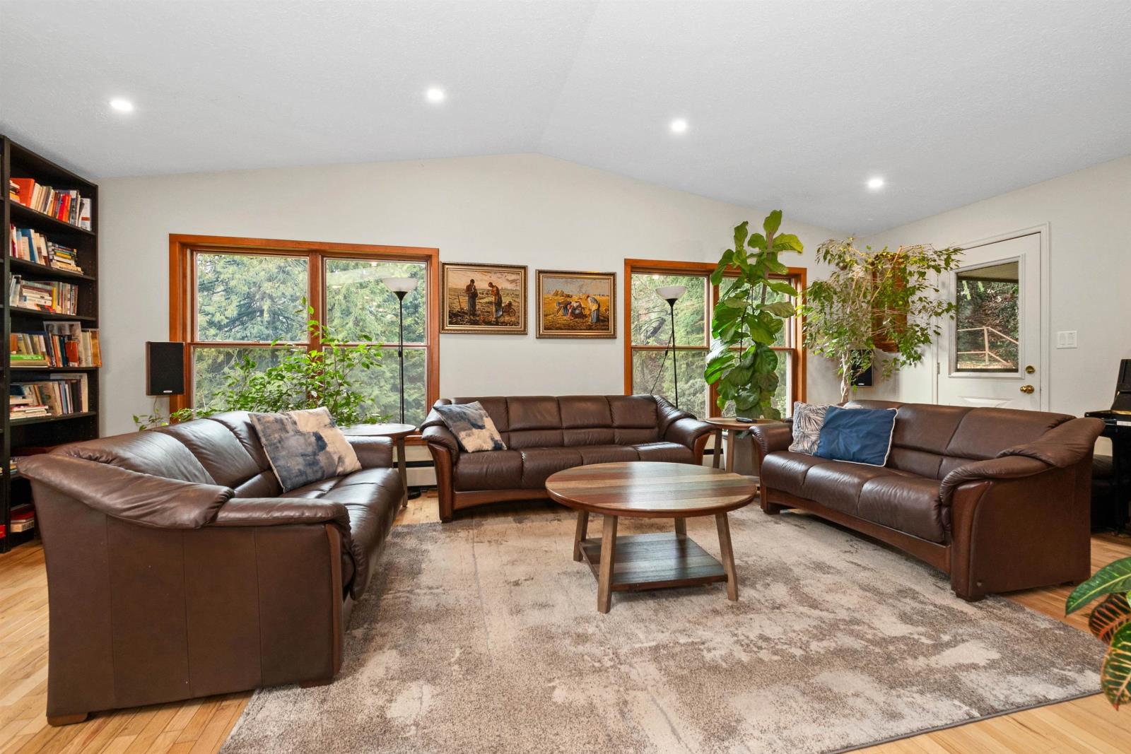 3048 Hot Springs Road, Agassiz, Agassiz, British Columbia  V0M 1A3 - Photo 13 - R2971327