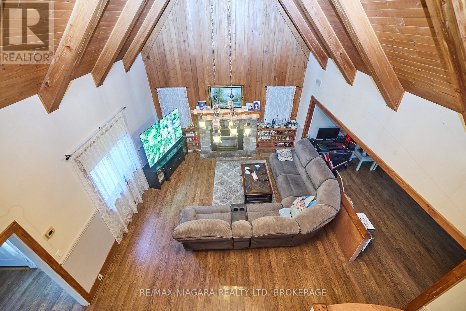 Property at 624 DAYTONA DRIVE image 3
