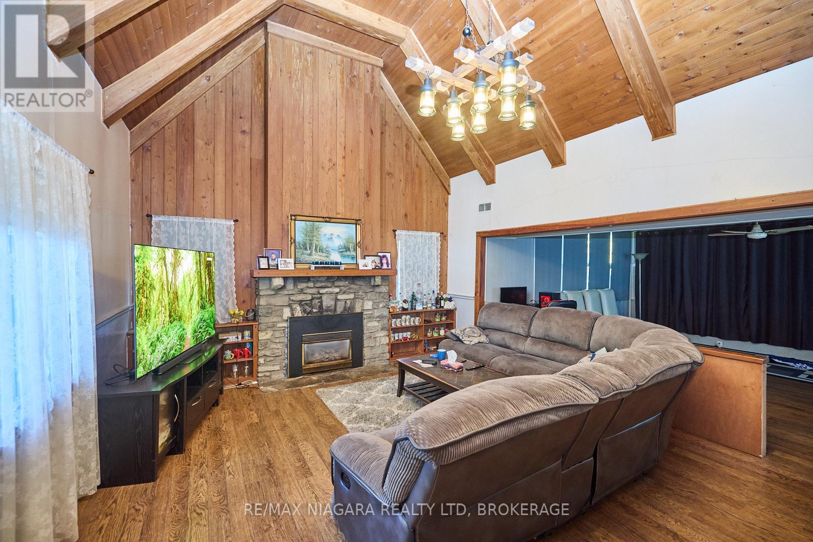 Property at 624 DAYTONA DRIVE image 4
