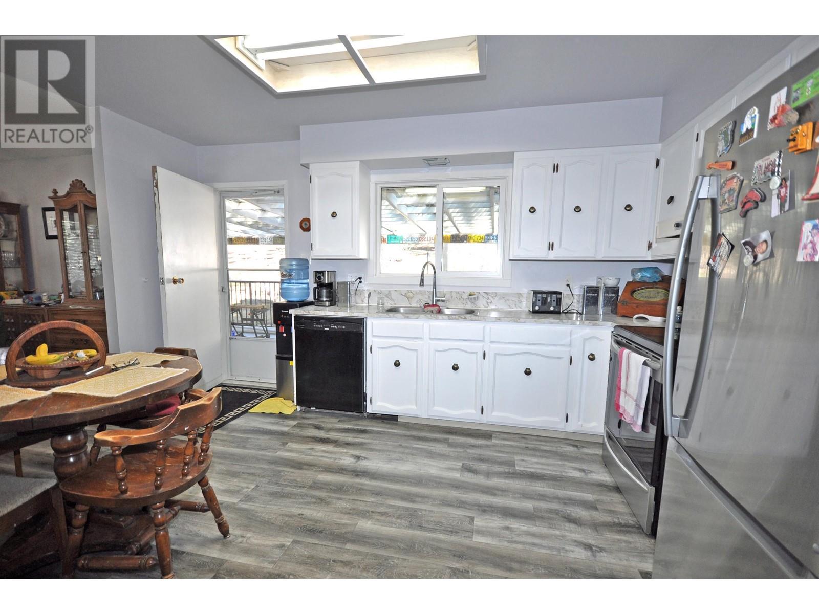 Property at 2426 BELLEVUE DRIVE image 5