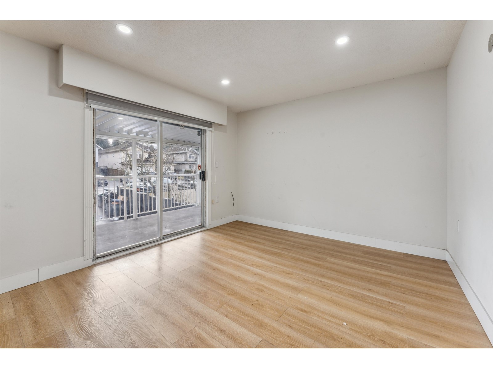 Property at 11803 96A AVENUE image 4