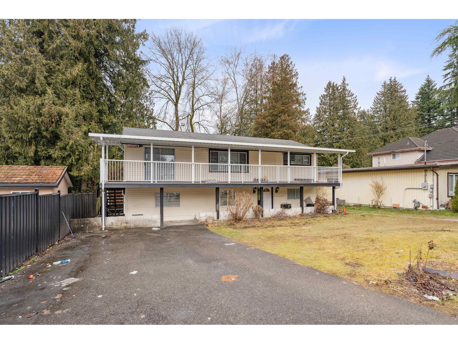 Property at 11803 96A AVENUE image 2