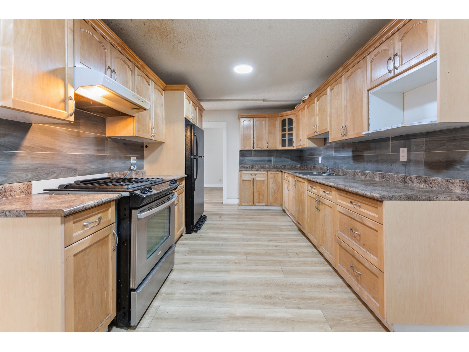 11803 96a Avenue, Surrey, British Columbia  V3V 2A4 - Photo 8 - R2972707