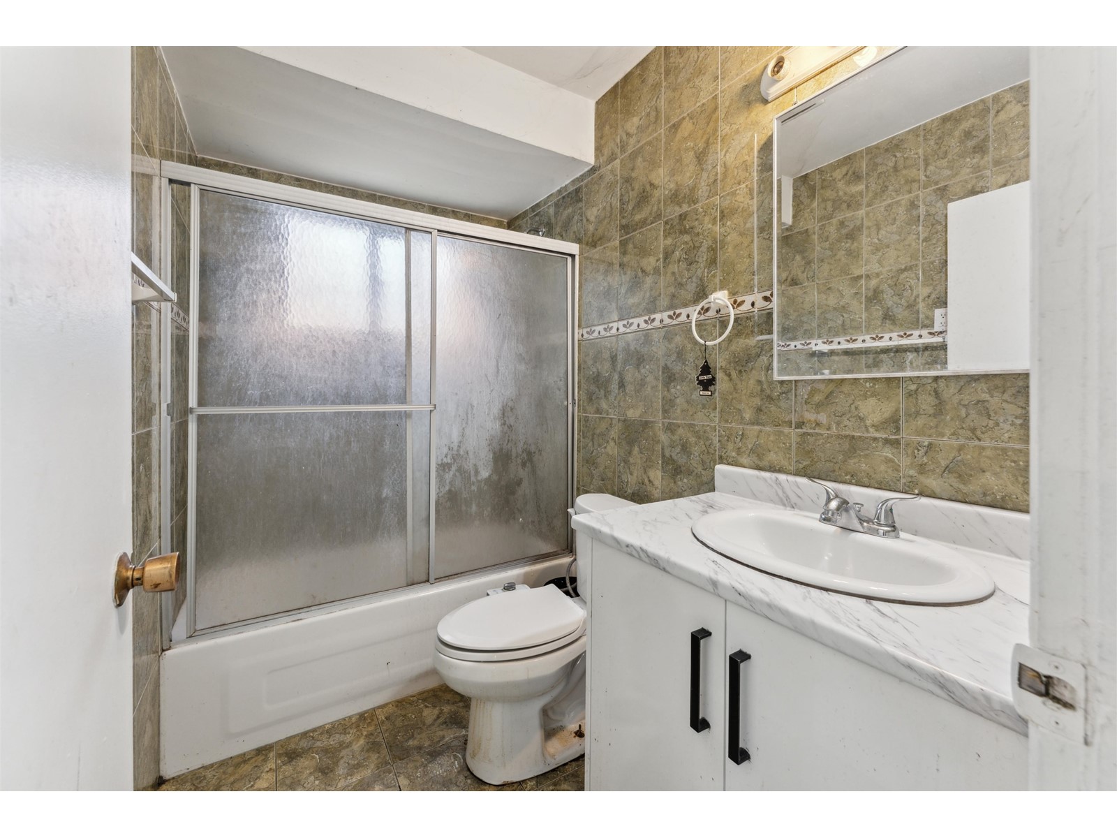 11803 96a Avenue, Surrey, British Columbia  V3V 2A4 - Photo 13 - R2972707