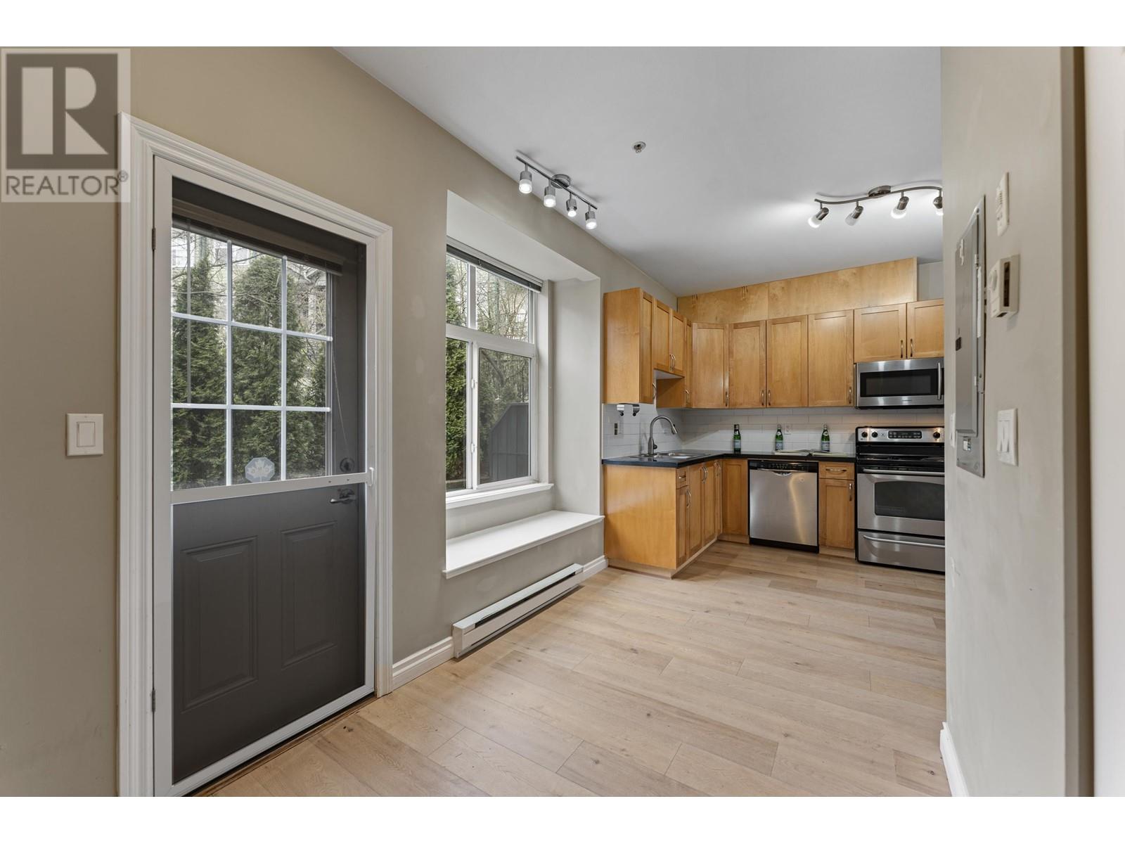 121 7333 16th Avenue, Burnaby, British Columbia  V3N 0A8 - Photo 9 - R2972537