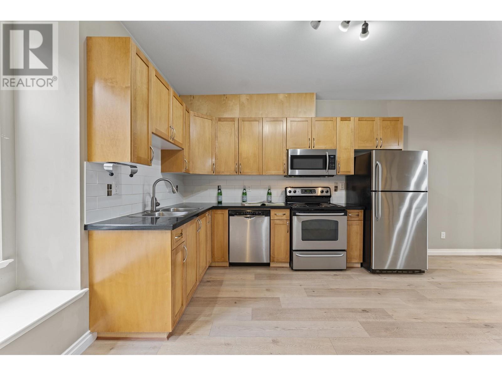 121 7333 16th Avenue, Burnaby, British Columbia  V3N 0A8 - Photo 8 - R2972537