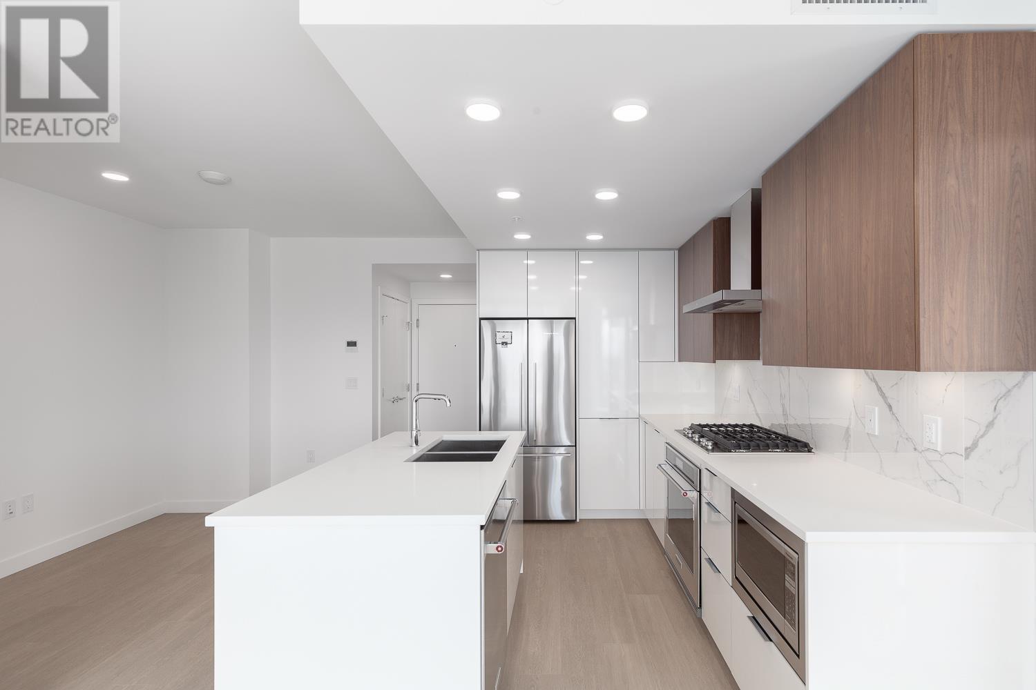 2507 7769 Park Crescent, Burnaby, British Columbia  V3N 0J7 - Photo 3 - R2972584