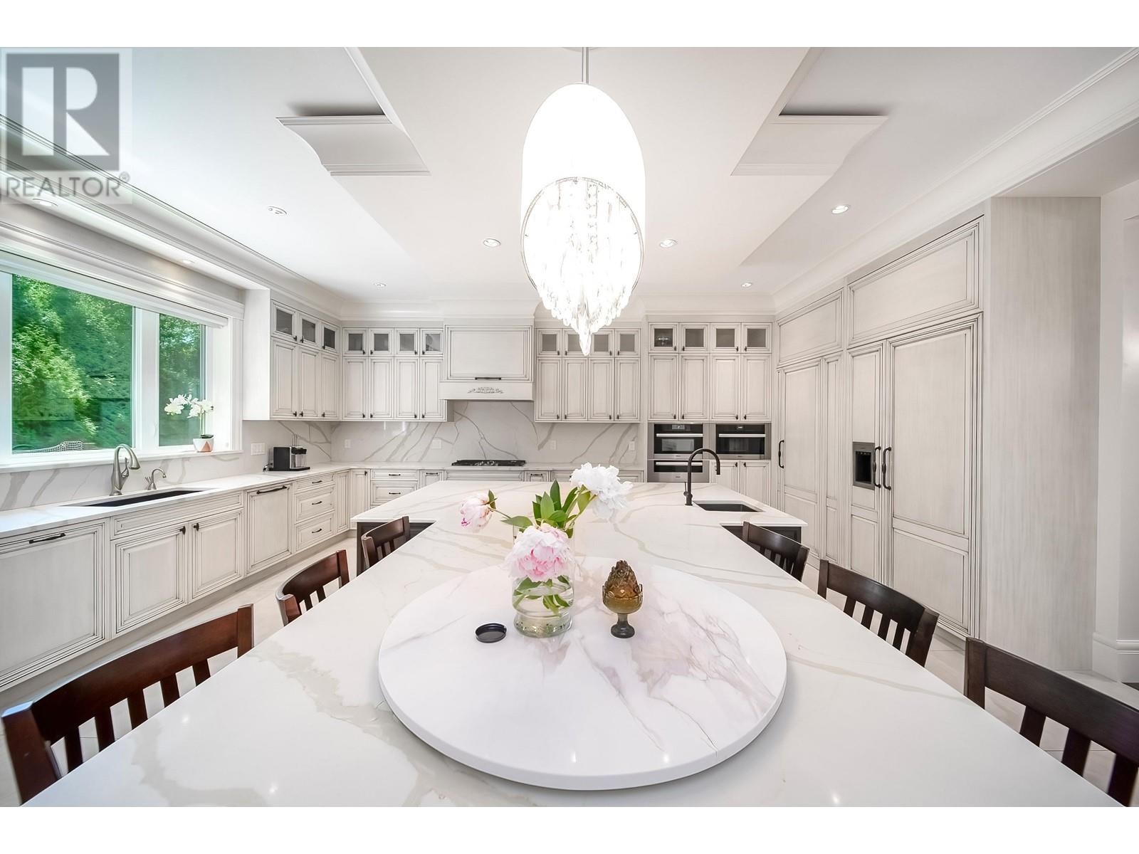Listing Picture 13 of 40 : 7550 DORCHESTER DRIVE, Burnaby / 本拿比 - 魯藝地產 Yvonne Lu Group - MLS Medallion Club Member