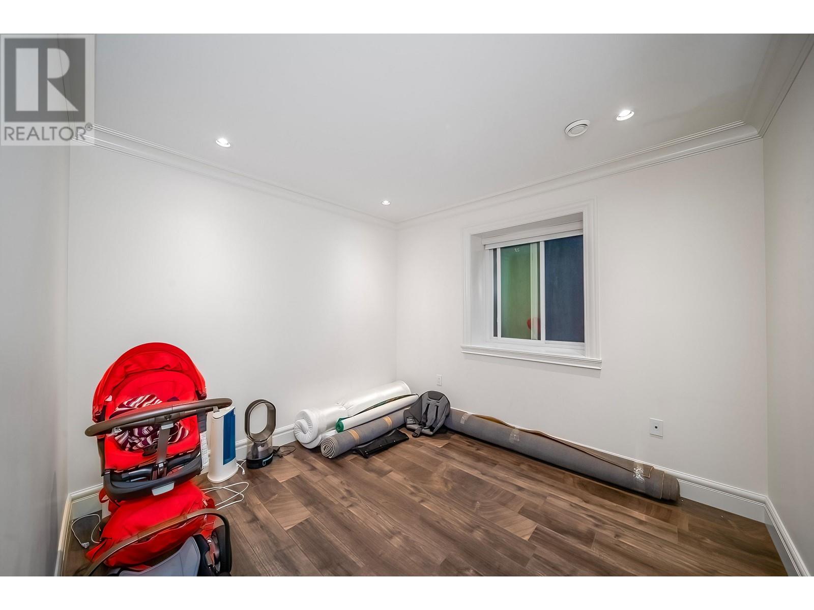 Listing Picture 34 of 40 : 7550 DORCHESTER DRIVE, Burnaby / 本拿比 - 魯藝地產 Yvonne Lu Group - MLS Medallion Club Member